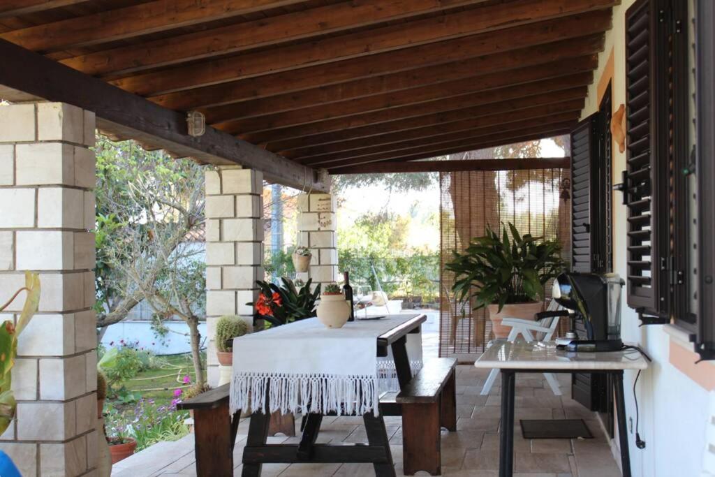 Villa Di Campagna Vicino Al Mare オロゼーイ エクステリア 写真