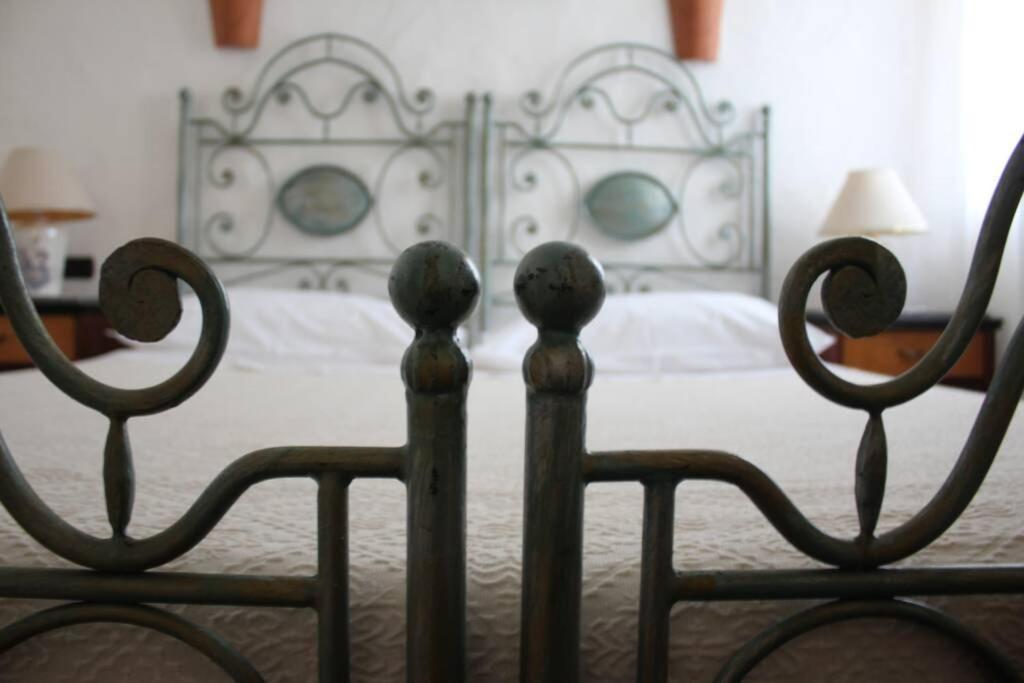 Villa Di Campagna Vicino Al Mare オロゼーイ エクステリア 写真