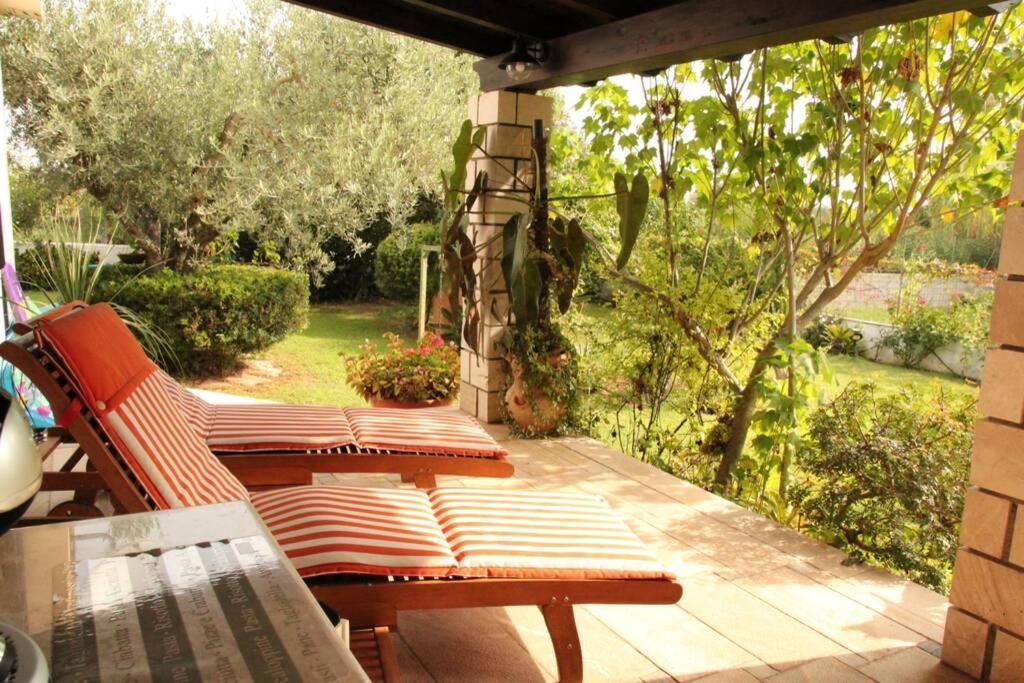 Villa Di Campagna Vicino Al Mare オロゼーイ エクステリア 写真